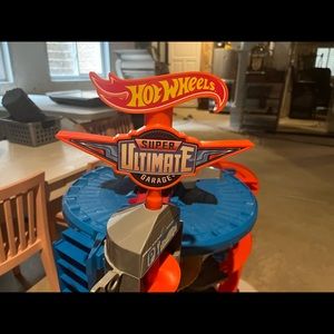 Hot Wheels super ultimate garage